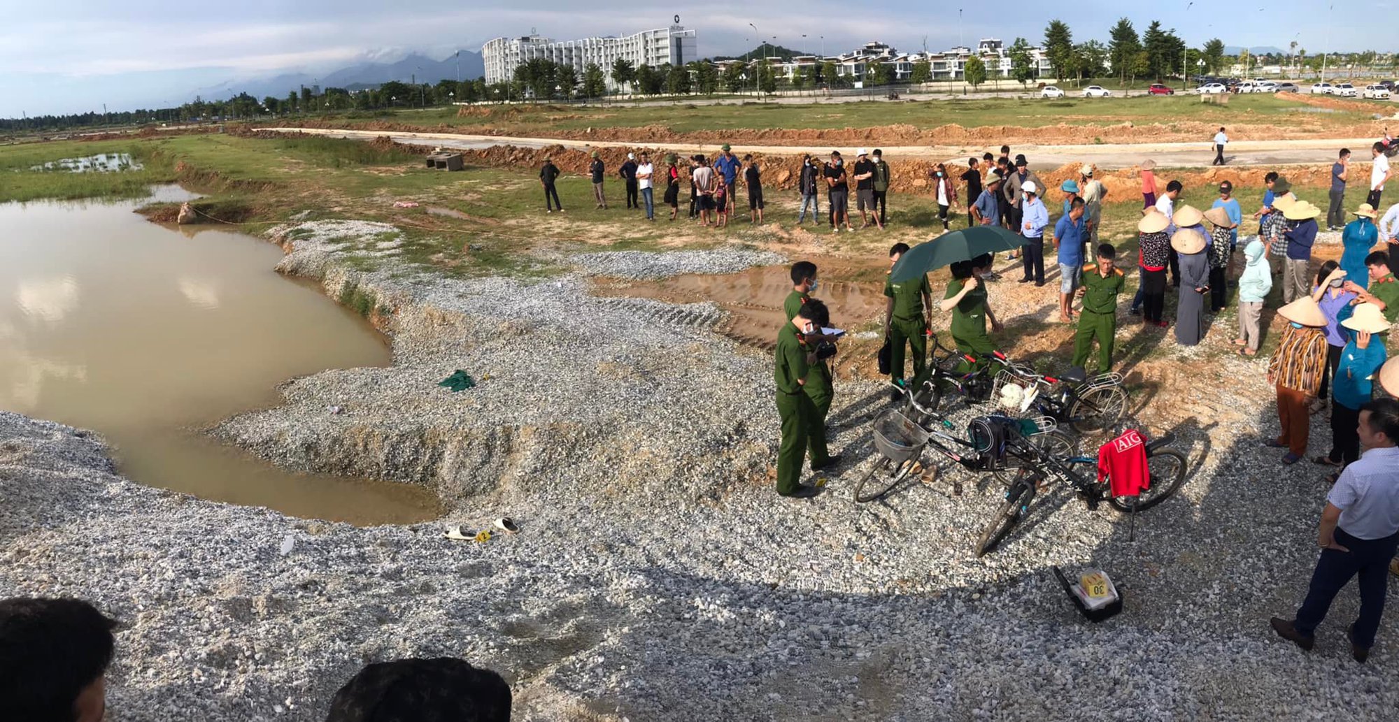 Nhóm học sinh tử vong trong hố nước công trình ở Vĩnh Phúc - Ảnh 1.