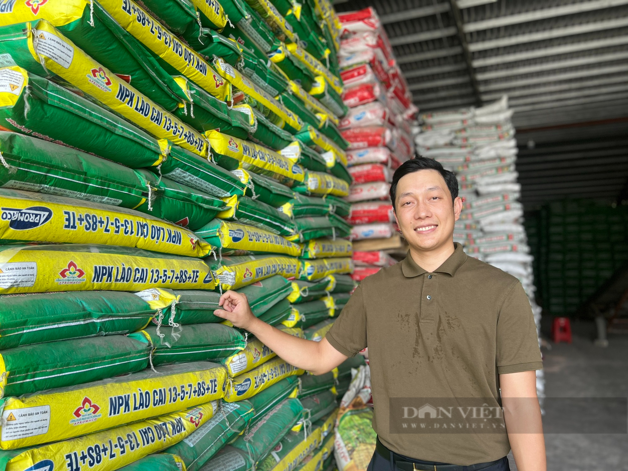 9X Thanh Hóa nặng lòng với cây lúa, hạt gạo quê hương được bình chọn Nông dân Việt Nam xuất sắc 2022 - Ảnh 4.