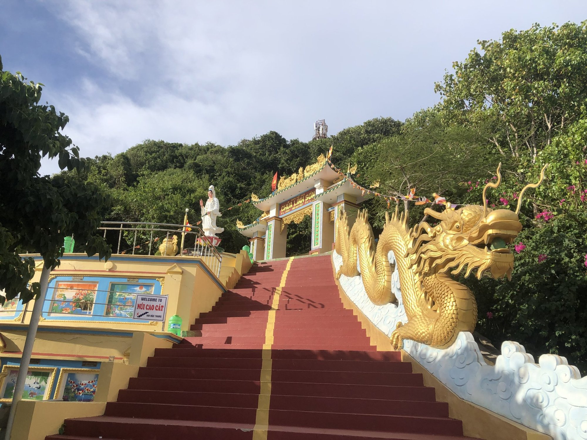 Chùa Linh Sơn trên núi Cao Cát, nơi du lịch tâm linh giữa biển khơi trên đảo Phú Quý tỉnh Bình Thuận - Ảnh 3.