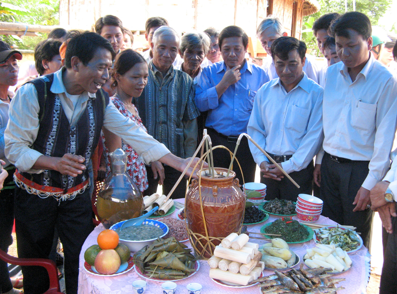 Đà Nẵng: Chế biến thức uống quý của người Cơ Tu, một lão nông vươn lên đổi đời - Ảnh 8.