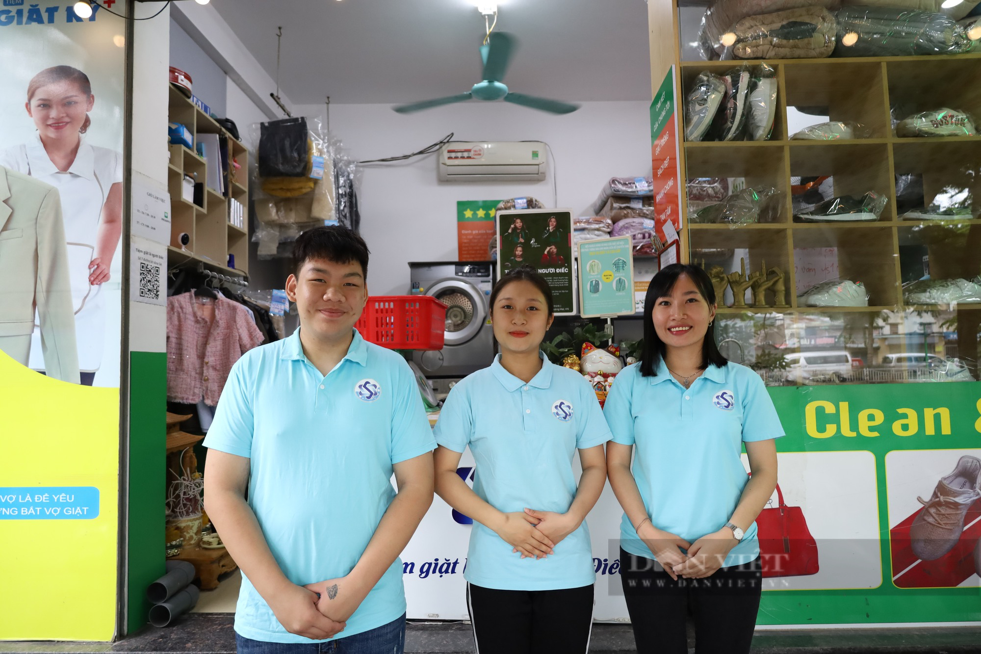 Tiệm giặt là đặc biệt ở Hà Nội chỉ sử dụng “cử chỉ bằng tay” để giao tiếp với khách hàng - Ảnh 6.