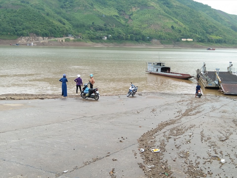 Bộ GTVT thống nhất cần thiết xây cầu qua sông Đà tại khu vực Bến phà Vạn Yên, Sơn La - Ảnh 1.