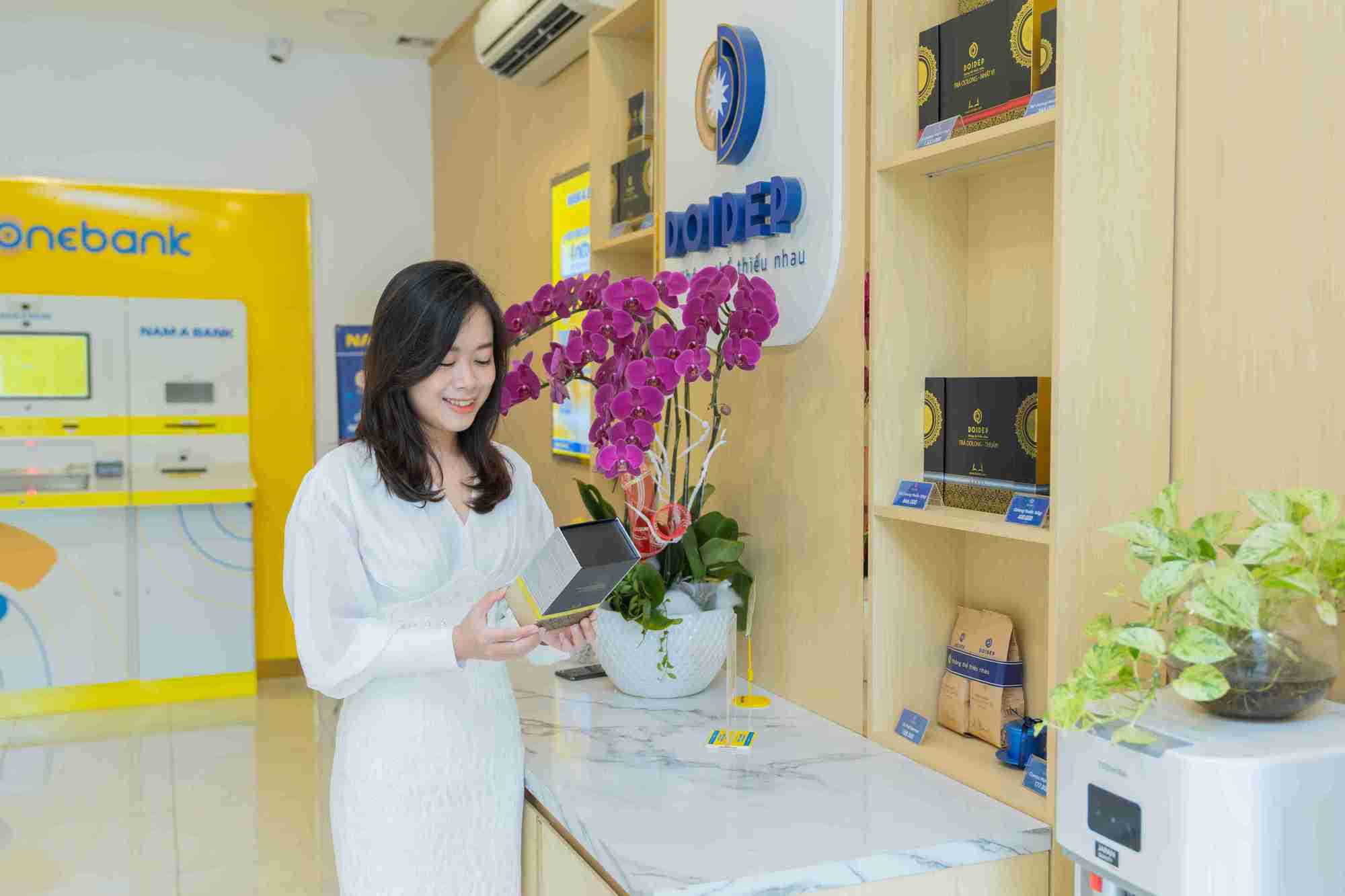 Nam A Bank ra mắt tiện ích mua sắm trực tuyến, giúp khách hàng trải nghiệm hạnh phúc - Ảnh 1.