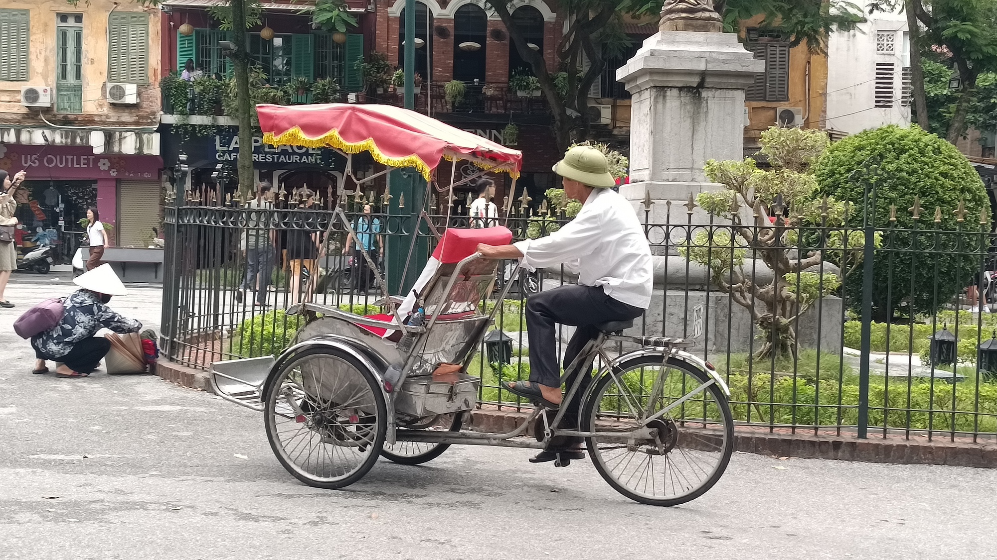 Tài xế tâm sự buồn vui xoay quanh nghề &quot;đạp xe đi dạo quanh phố cổ Hà Nội&quot; - Ảnh 5.