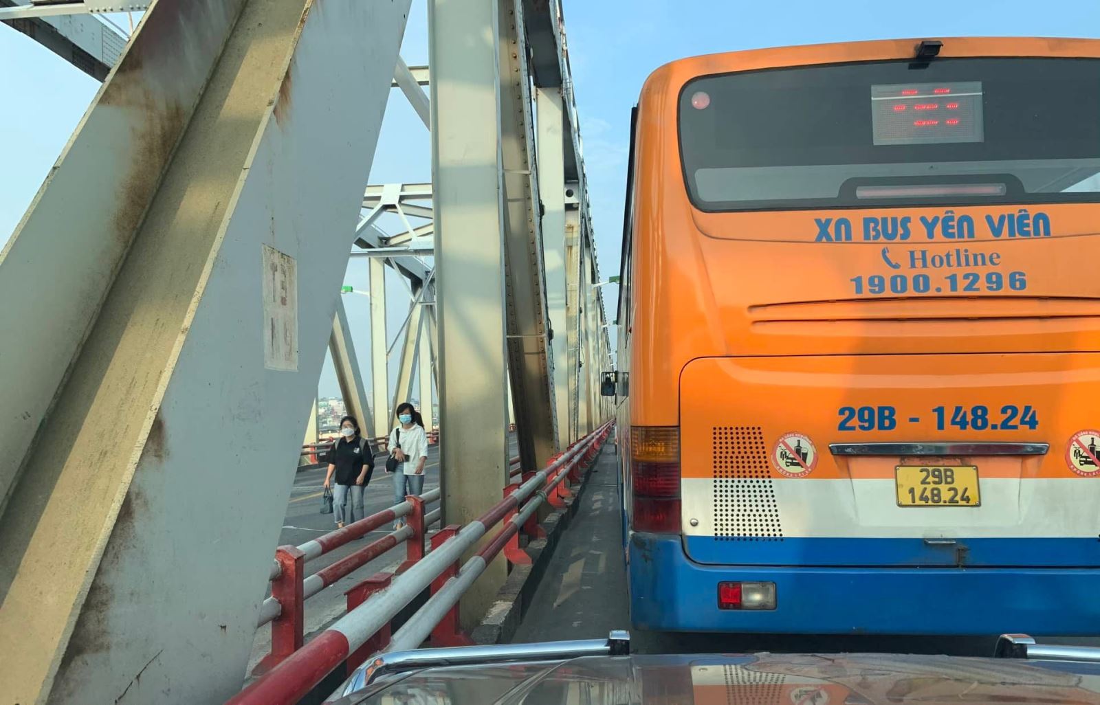 Hà Nội: Tai nạn giao thông nghiêm trọng, 5 ô tô đâm nhau trên cầu Chương Dương - Ảnh 5.