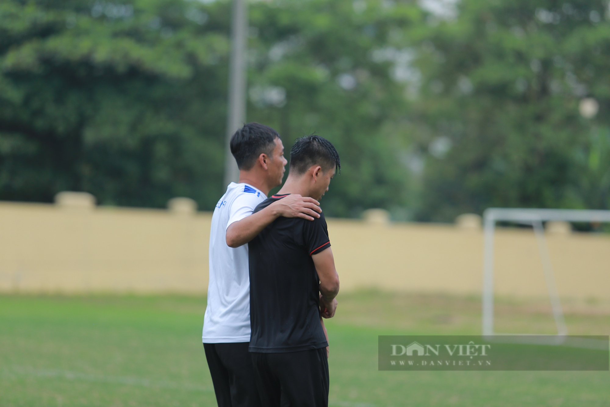 HLV Huy Hoàng nói gì với Phan Văn Đức trước trận đối đầu với Hà Nội FC? - Ảnh 9.