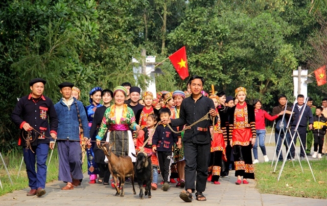 “Vui Tết Độc lập” ở Làng Văn hóa - Du lịch các dân tộc dịp 2/9 có gì đặc biệt mà không thể bỏ qua? - Ảnh 1.