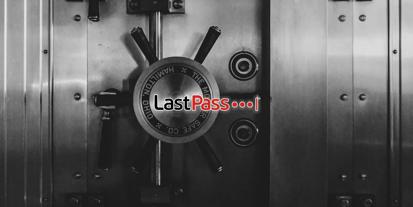 LastPass cho biết, một tin tặc đã đánh cắp một phần mã nguồn và &quot;thông tin kỹ thuật độc quyền của LastPass&quot;, nhưng mật khẩu chính của người dùng vẫn an toàn. Ảnh: @AFP.
