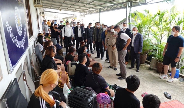 Tỉnh ở Campuchia cảnh báo doanh nghiệp giam giữ lao động trái phép - Ảnh 1.