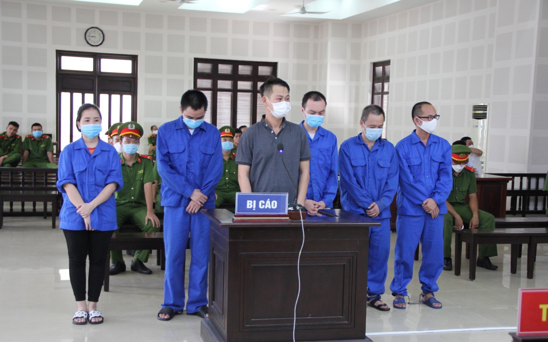 Cán bộ nhận hối lộ, tiếp tay chuyên gia nước ngoài rởm ở chui tại Đà Nẵng
