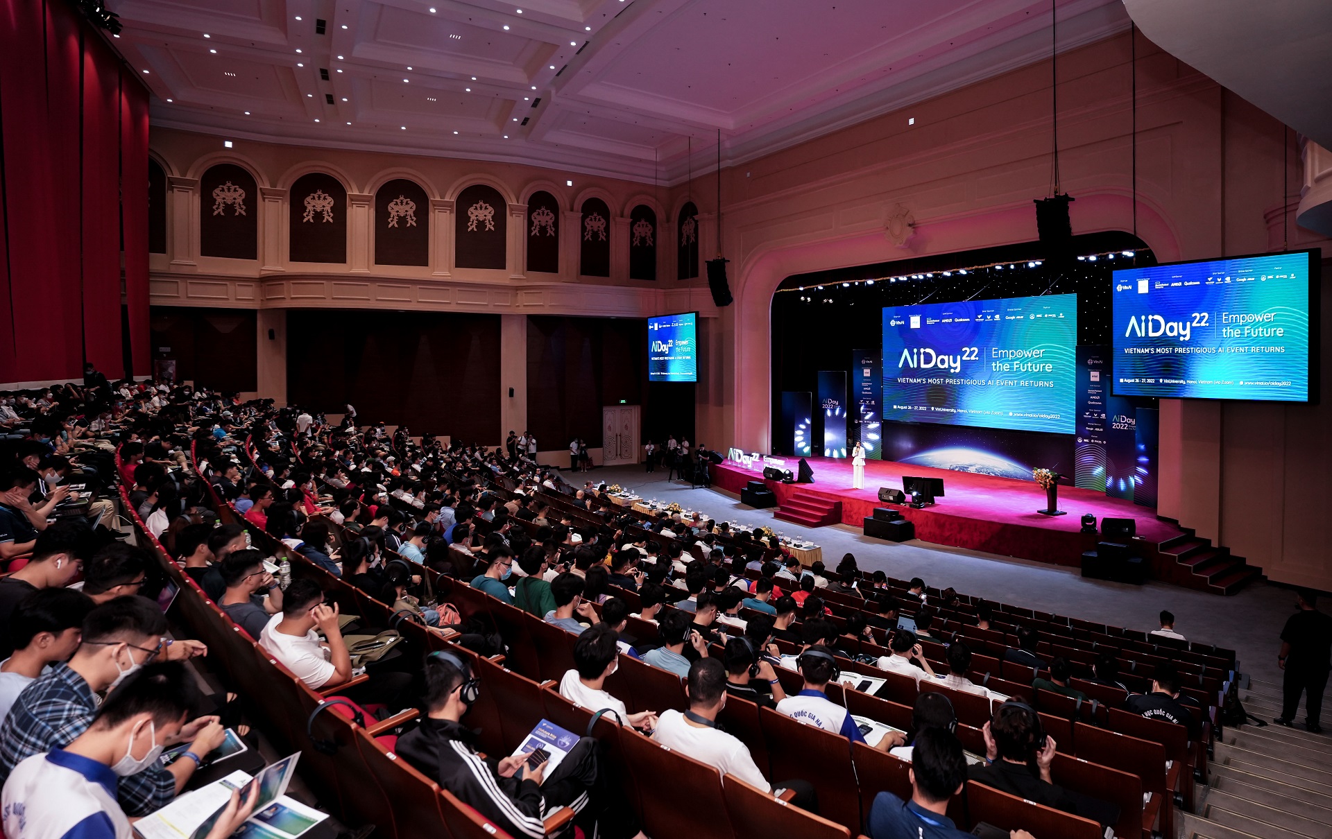Ngày Trí tuệ Nhân tạo - AI Day 2022 thu hút sự tham dự của các diễn giả hàng đầu thế giới và đông đảo giới công nghệ Việt Nam.