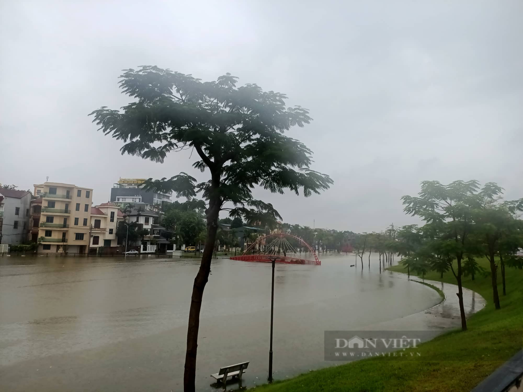 Ảnh hưởng bão số 3, mưa to kéo dài, ngập cục bộ ở Phú Thọ - Ảnh 4.