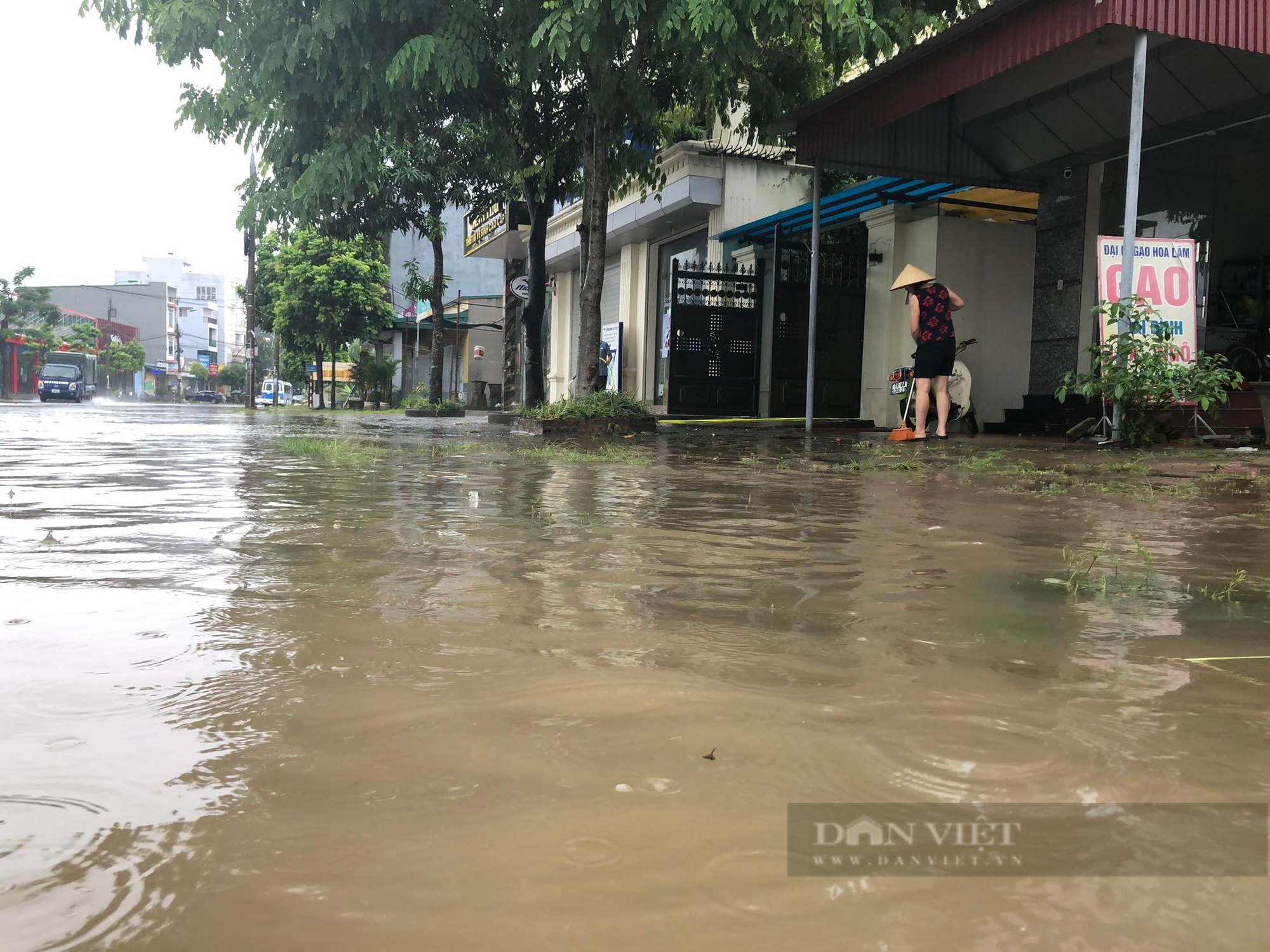 Ảnh hưởng bão số 3, mưa to kéo dài, ngập cục bộ ở Phú Thọ - Ảnh 2.