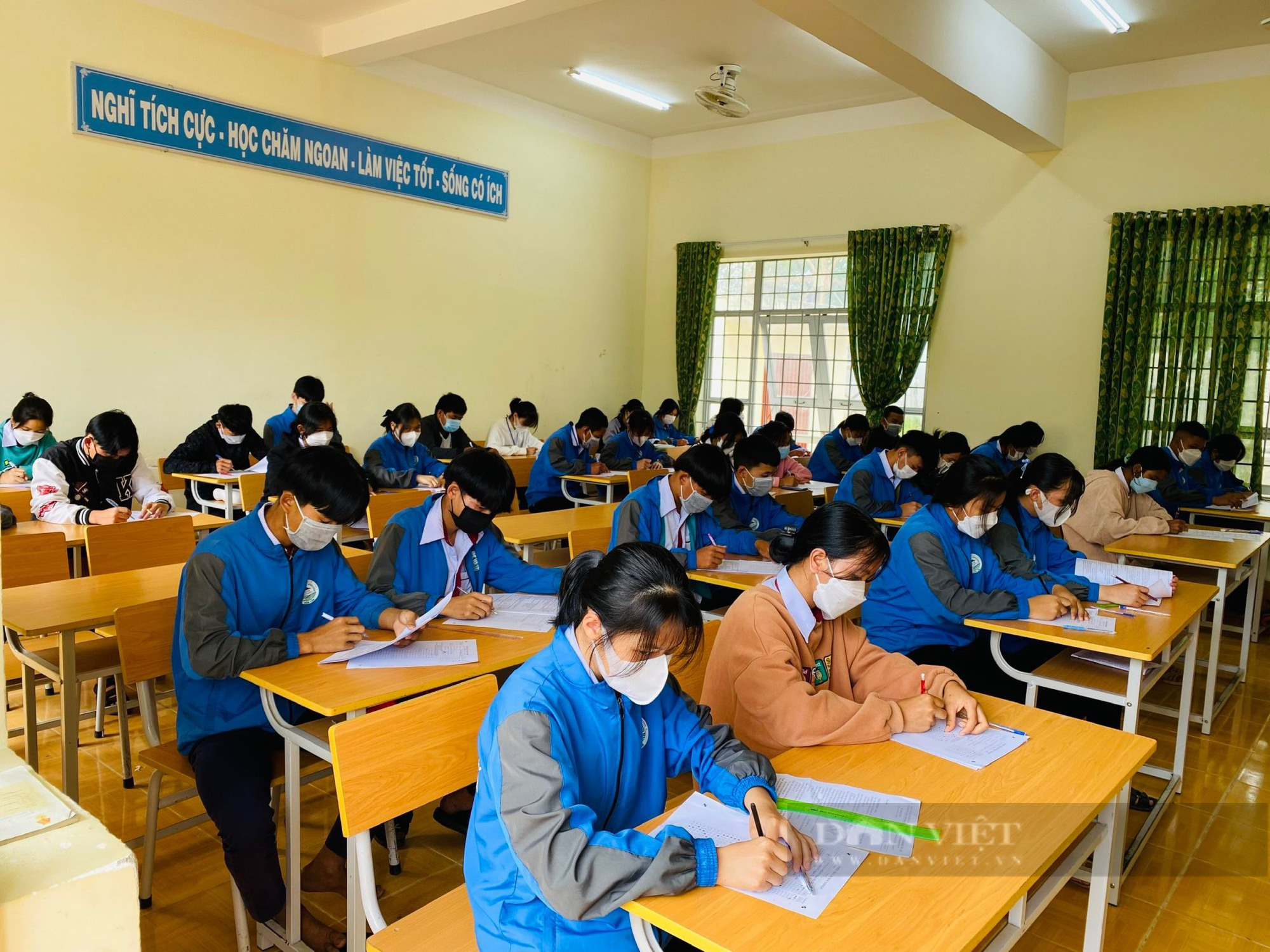 Sở GD&ĐT tỉnh Đắk Lắk chấn chỉnh tình trạng lạm thu năm học mới - Ảnh 2.
