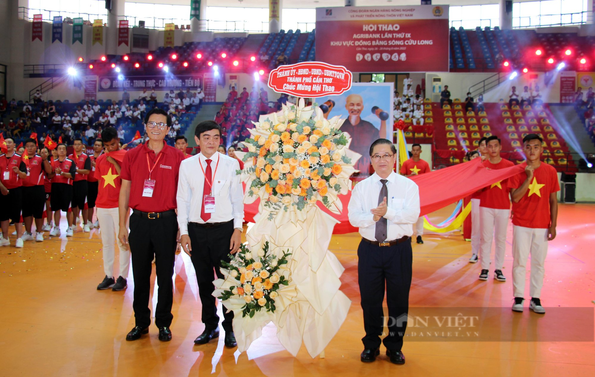 Long trọng Khai mạc Hội thao Agribank lần thứ 9 khu vực Đồng bằng Sông Cửu Long năm 2022 - Ảnh 12.