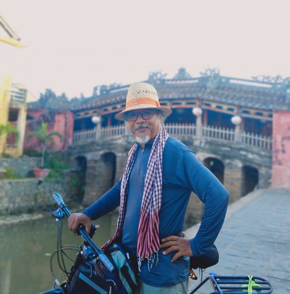 Ngưỡng mộ nhà du khảo, 60 tuổi xuyên Việt bằng xe đạp với 1800km - Ảnh 4.
