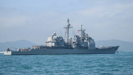 Tàu chiến Mỹ qua eo biển Đài Loan, Trung Quốc dọa đáp trả - Ảnh 1.