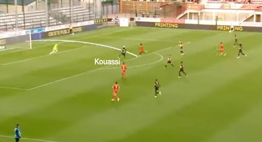 Xavier Kouassi: Trung vệ có tiểu sử &quot;phá đội&quot; của Pau FC là ai? - Ảnh 3.