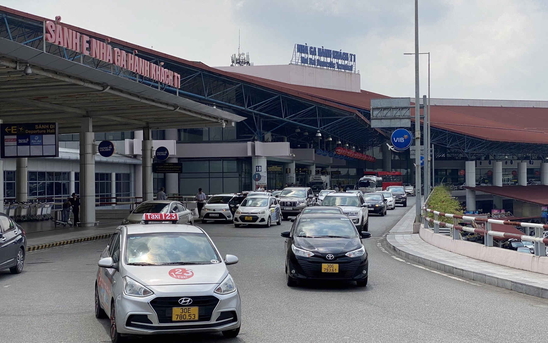 Bộ trưởng Nguyễn Văn Thể đề nghị lắp thu phí không dừng tại sân bay