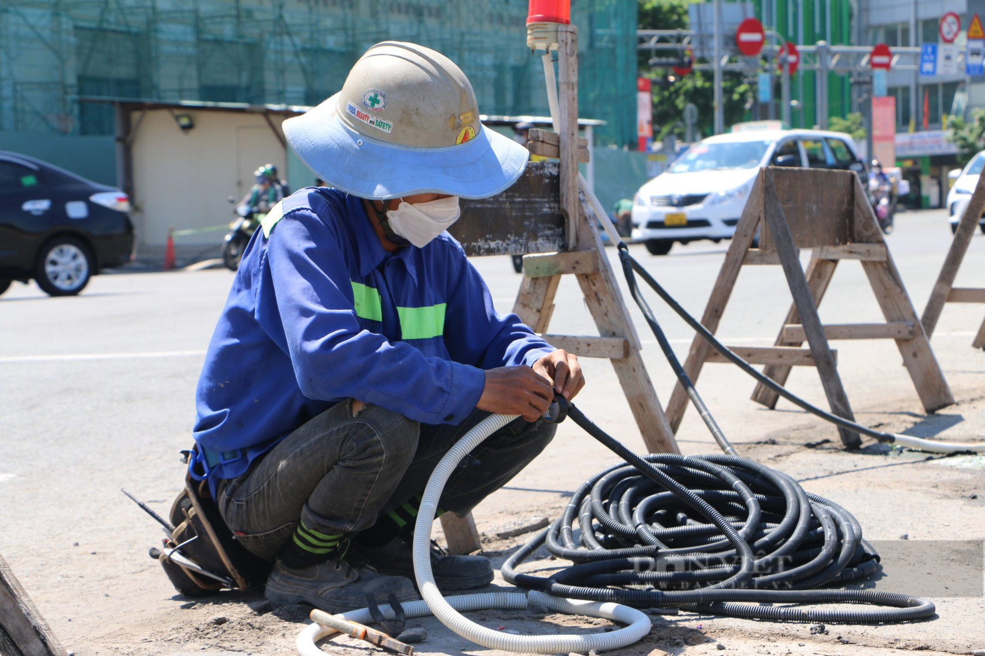 Tháo dỡ toàn bộ rào chắn trên mặt đường Lê Lợi: Hiệu ứng tích cực cho cư dân, thông thoáng cho phương tiện lưu thông - Ảnh 4.