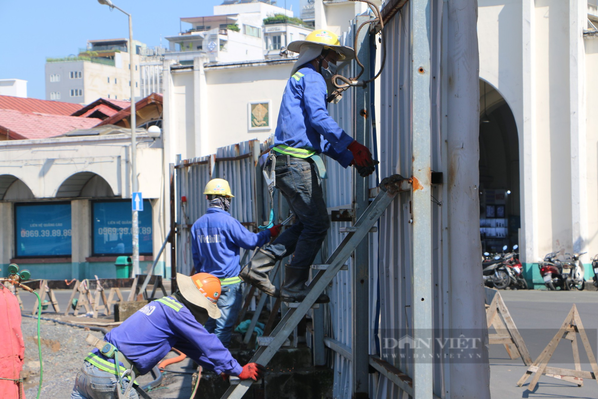 Tháo dỡ toàn bộ rào chắn trên mặt đường Lê Lợi: Hiệu ứng tích cực cho cư dân, thông thoáng cho phương tiện lưu thông - Ảnh 5.