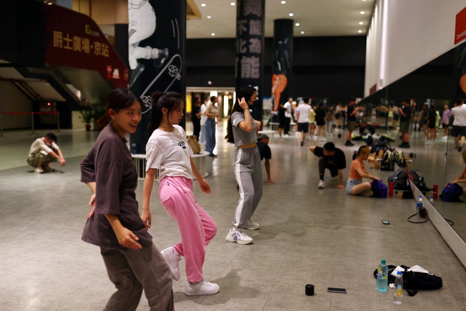 Từ ga tàu điện ngầm đến trung tâm mua sắm: Đài Loan chuẩn bị nơi trú ẩn trong trường hợp bị không kích - Ảnh 3.