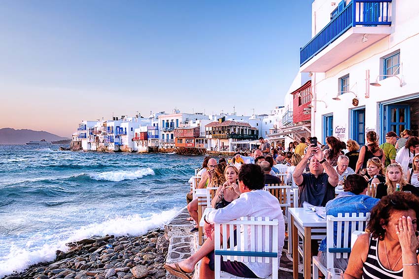 Hy Lạp: Đảo tiệc tùng ăn chơi không có ranh giới giữa ngày và đêm - Ảnh 5.