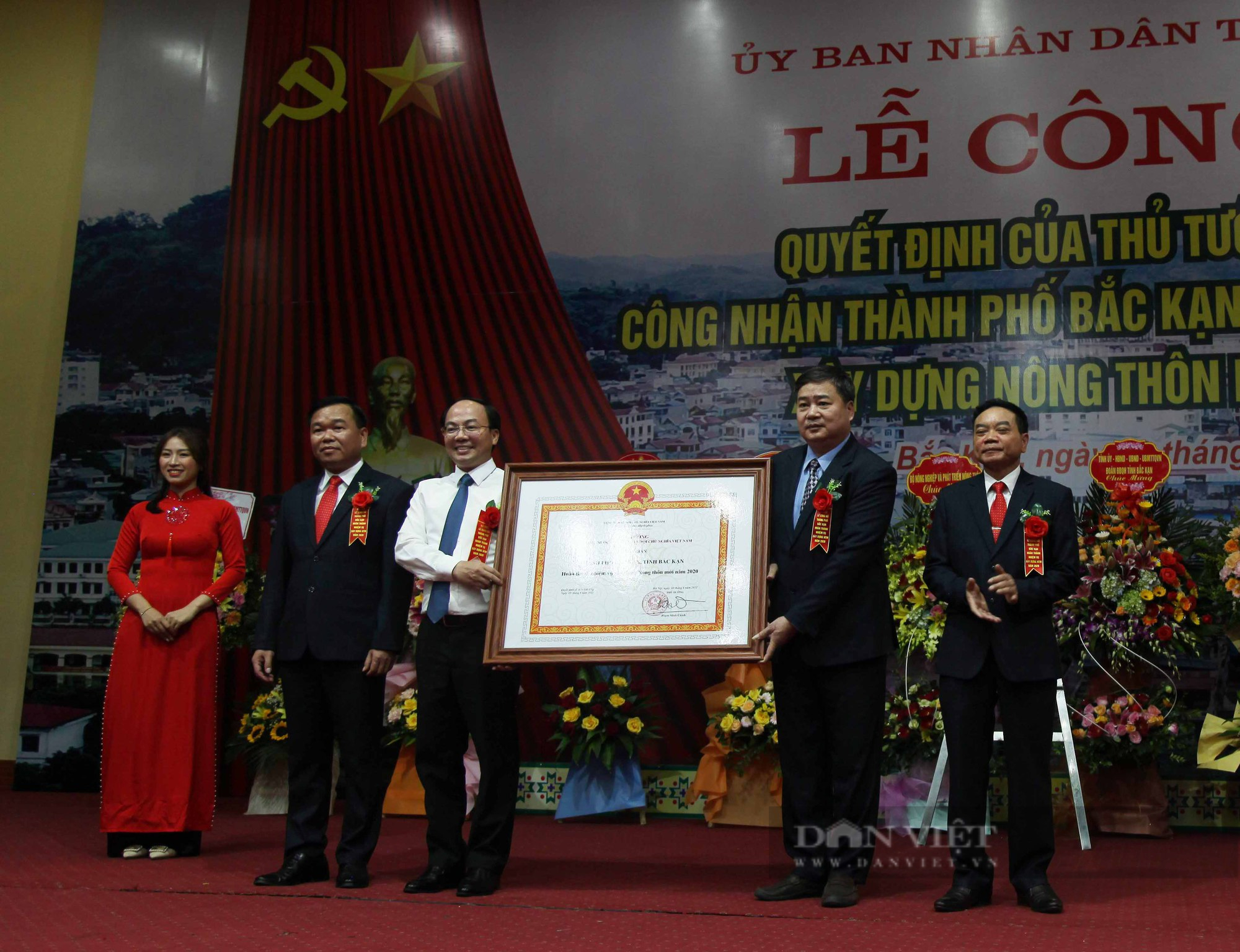 Đơn vị cấp huyện đầu tiên của tỉnh Bắc Kạn được công nhận hoàn thành nhiệm vụ xây dựng nông thôn mới - Ảnh 3.