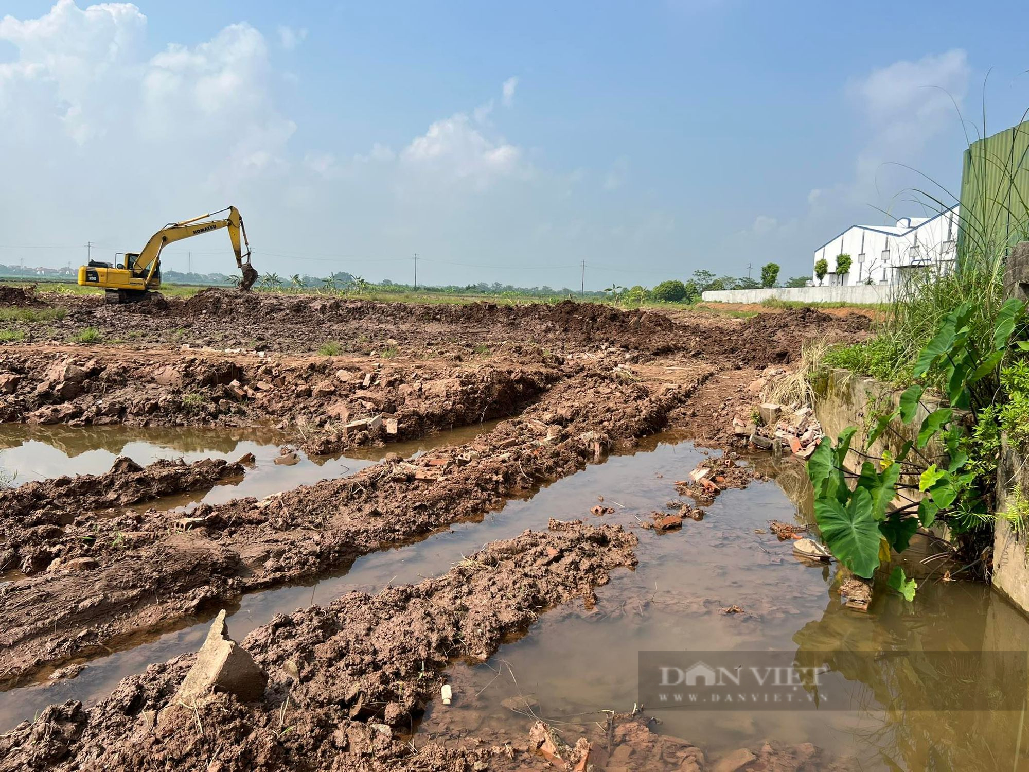 Phú Thọ: Tuyến kênh thủy lợi duy nhất bị phá hủy, nông dân lo mất trắng cả mùa vụ - Ảnh 2.
