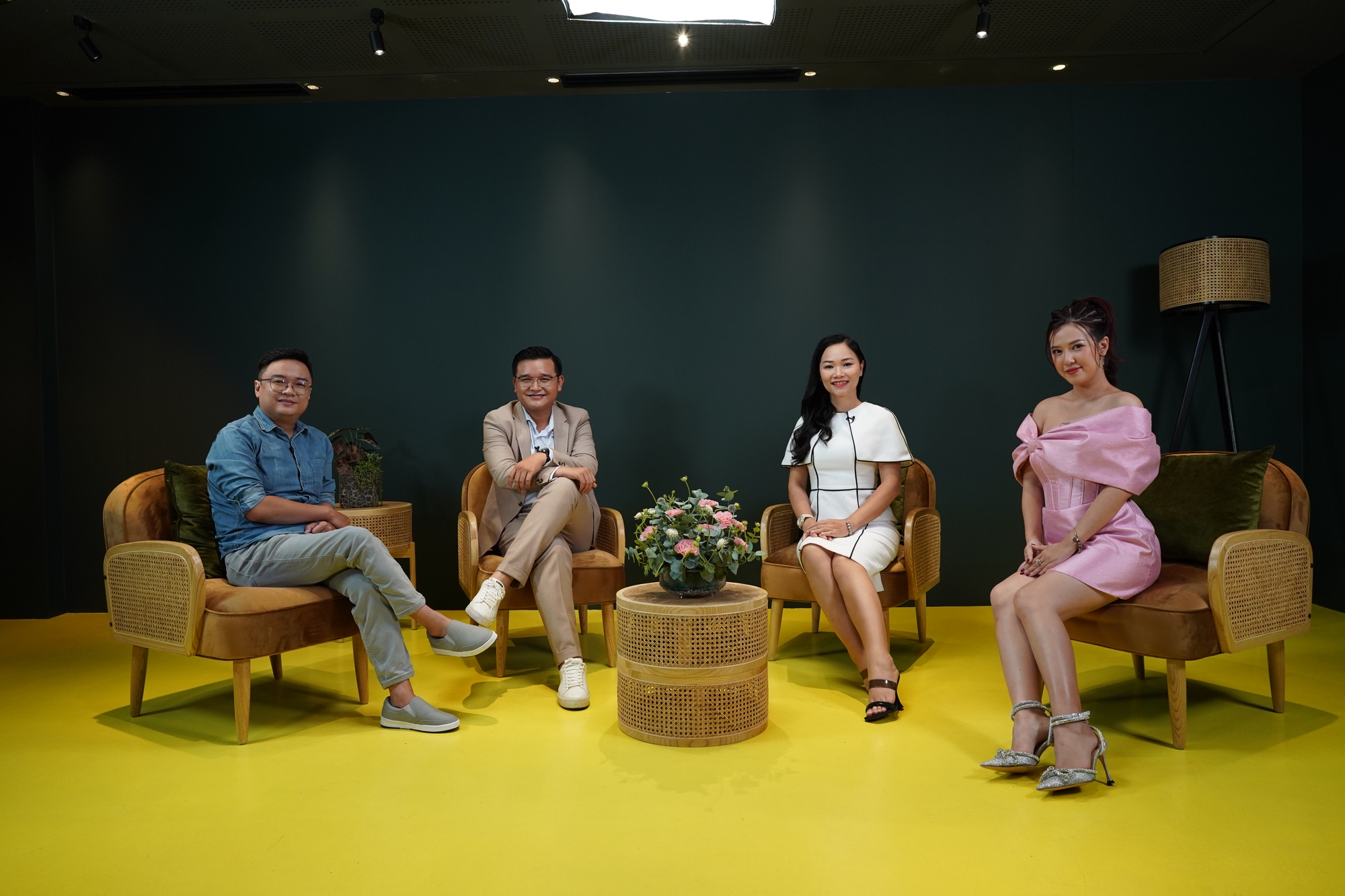Đạo diễn Võ Thanh Hòa nói về cơ hội của phim Việt khi nền tảng giải trí trực tuyến lên ngôi - Ảnh 1.