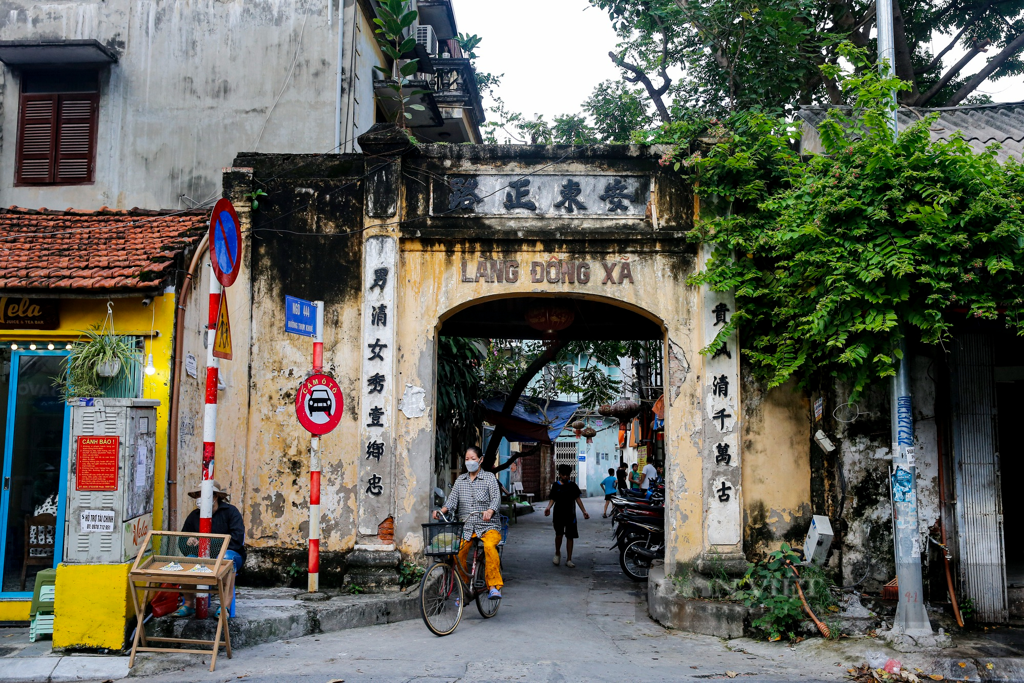 Trầm trồ con phố nhiều cổng, đình làng nhất Hà Nội - Ảnh 10.