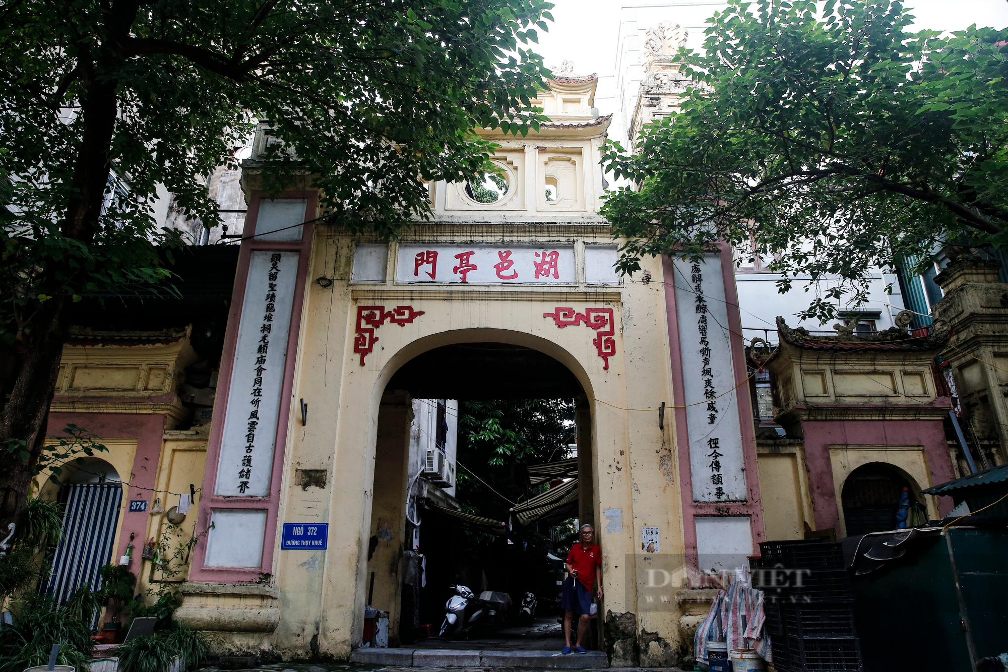 Trầm trồ con phố nhiều cổng, đình làng nhất Hà Nội - Ảnh 13.