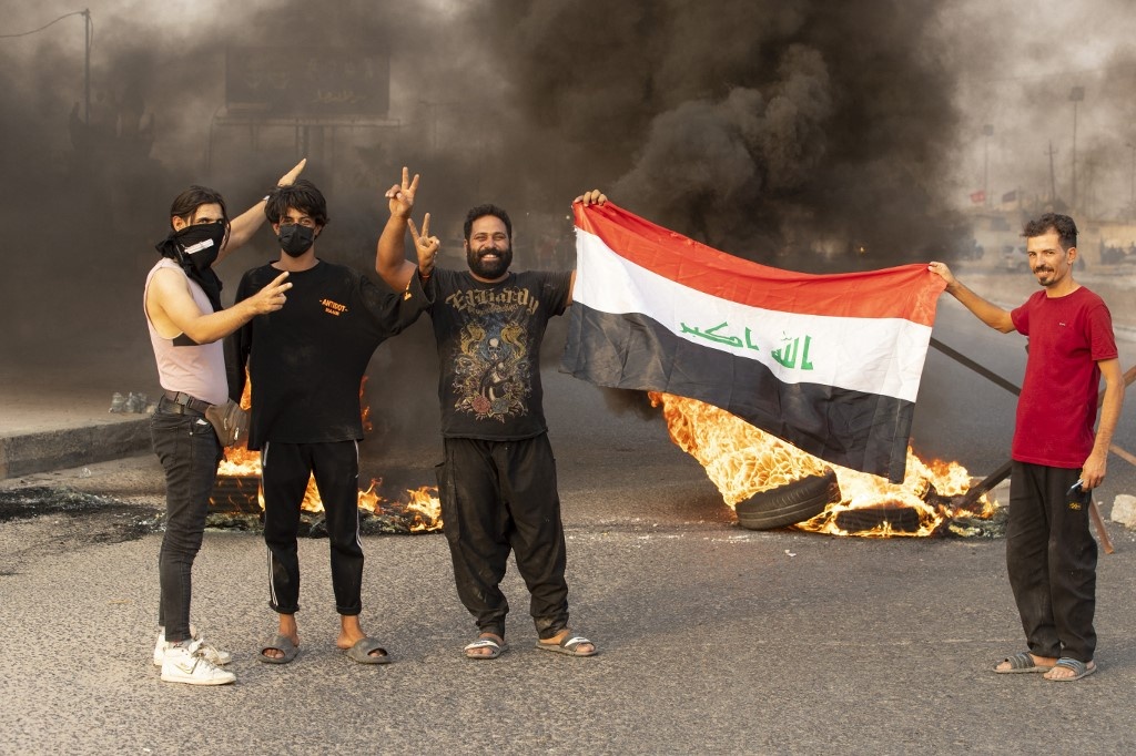 Hình ảnh người biểu tình tận hưởng sự xa xỉ trong cung điện chính phủ Iraq - Ảnh 21.