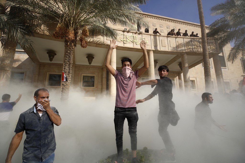 Hình ảnh người biểu tình tận hưởng sự xa xỉ trong cung điện chính phủ Iraq - Ảnh 6.