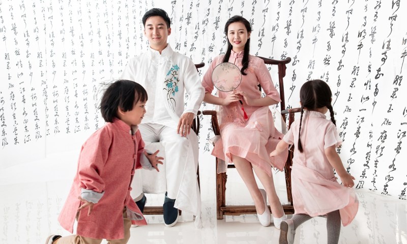 Giới trẻ Trung Quốc tìm tới phong cách thời trang truyền thống - Ảnh 1.