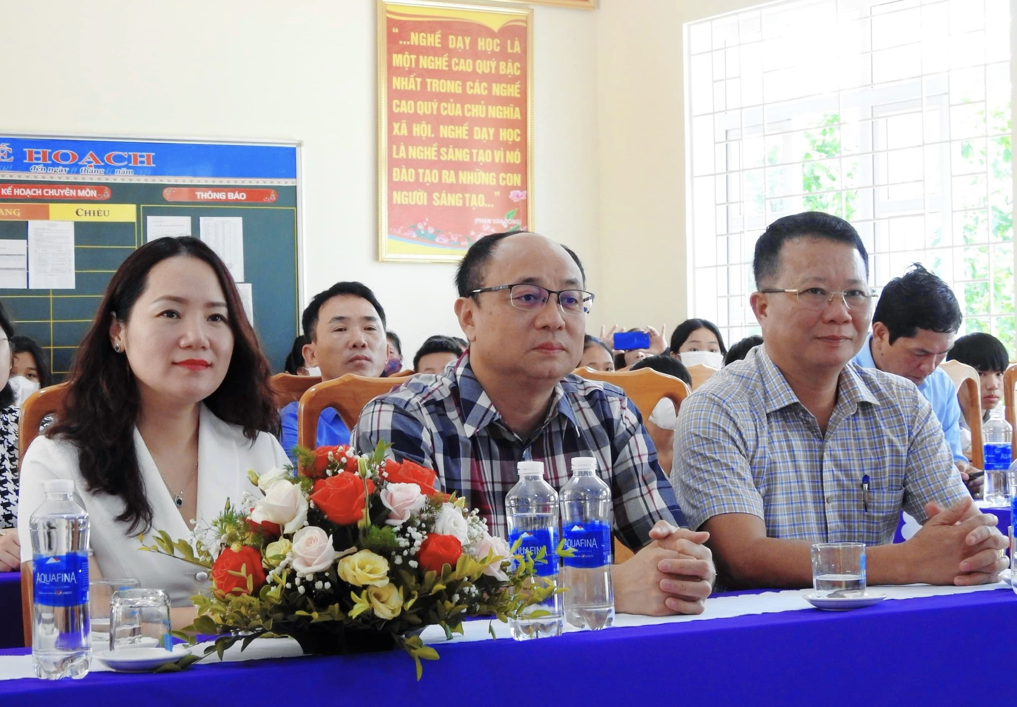 Quảng Bình: Hành trình mang yêu thương tới con nông, ngư dân mồ côi, nghèo của huyện Bố Trạch - Ảnh 6.