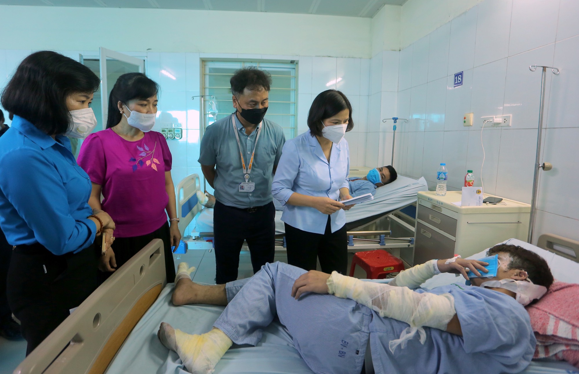 Vụ nổ đường ống khí ở Bắc Ninh: Công nhân kể giây phút bị vật &quot;bắn&quot; vào người đau rát, hoảng loạn tìm lối ra - Ảnh 4.