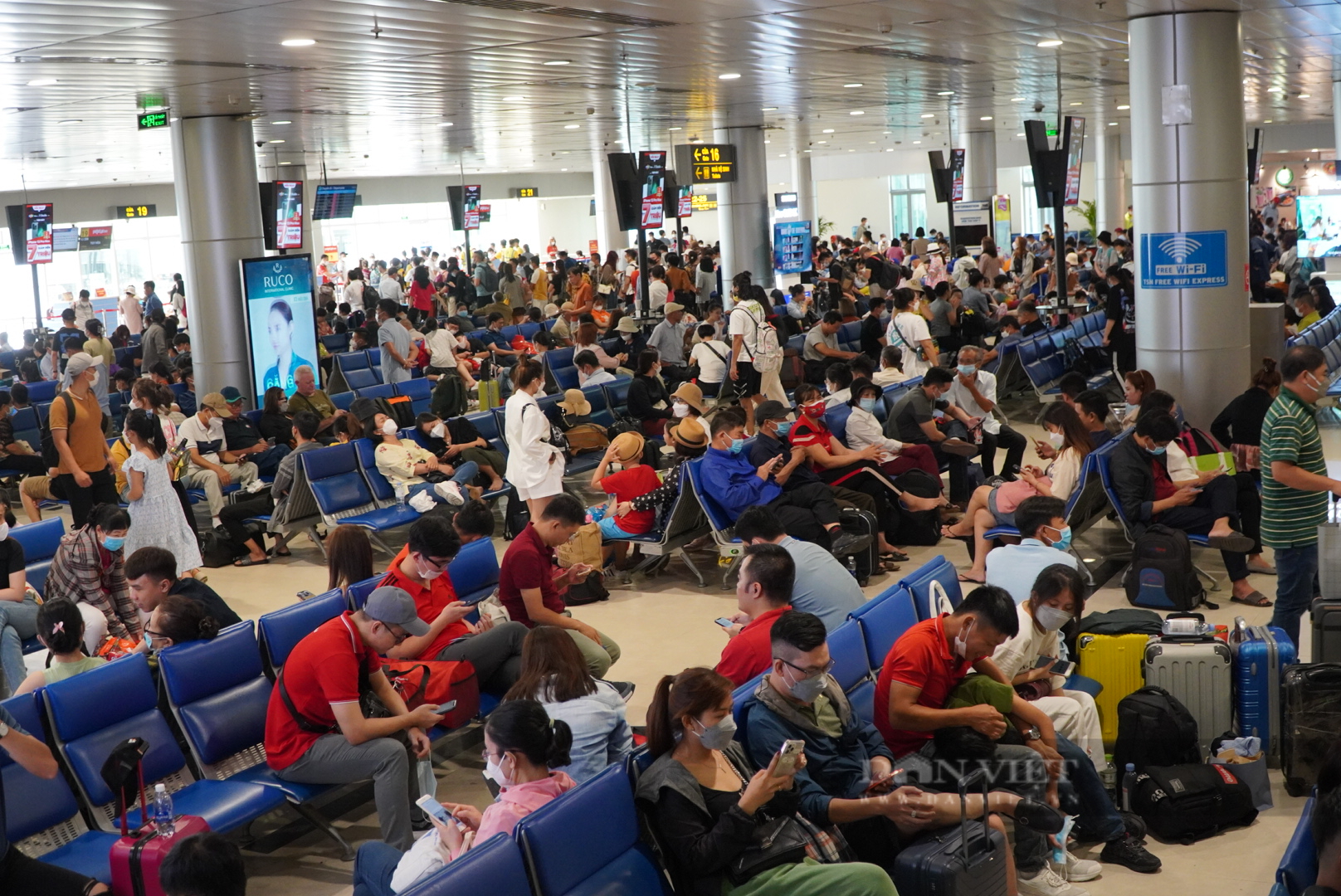 Sản lượng hành khách tăng cao, nghiên cứu thu phí không dừng tại các sân bay - Ảnh 1.