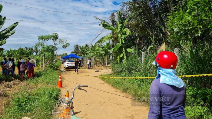 Vụ ô tô rượt đâm nát xe máy: '2 người bất tỉnh, 1 người kêu cứu, ai cũng trẻ' - Ảnh 1.