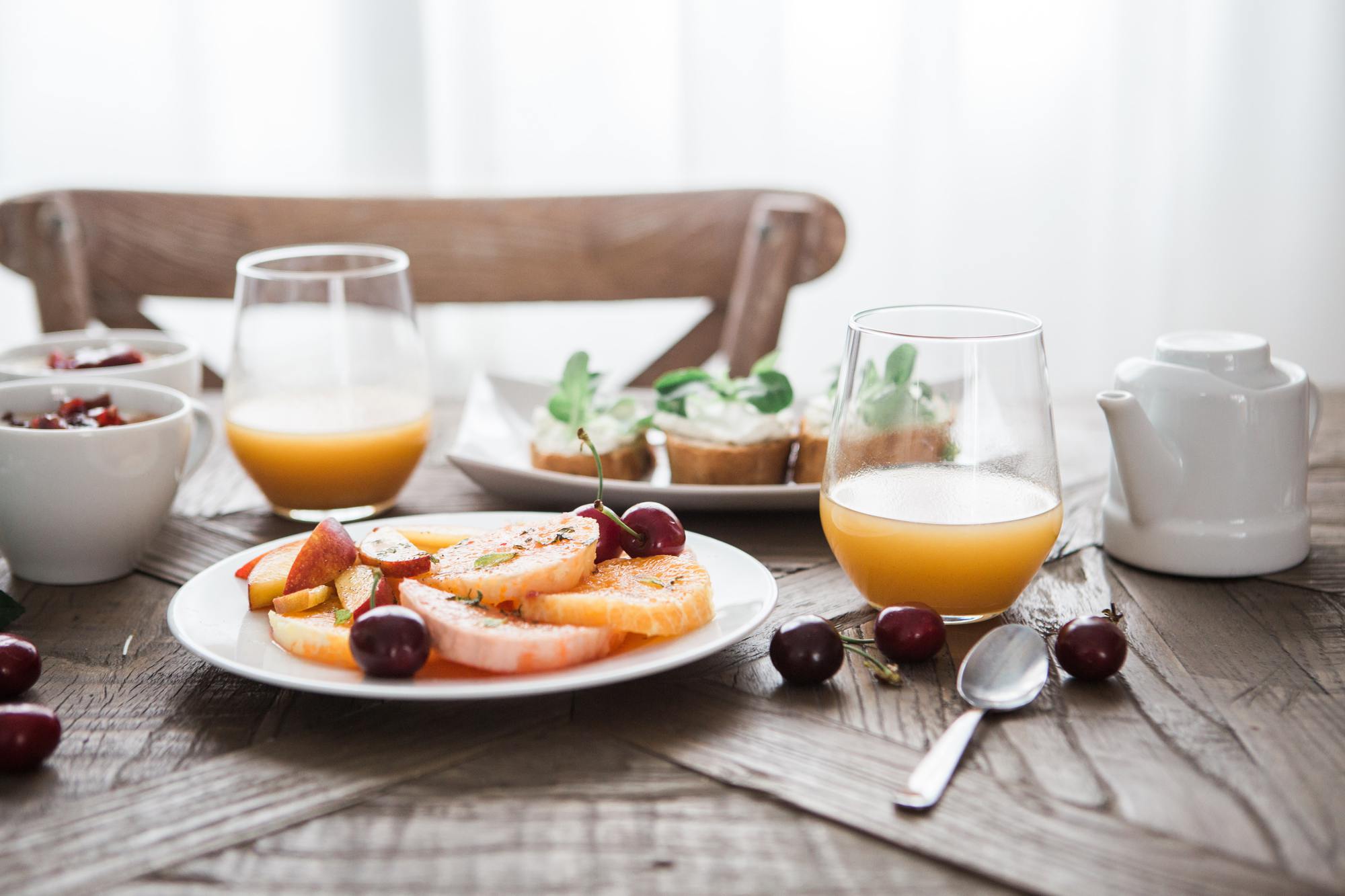 4 thói quen xấu khi ăn sáng làm chậm quá trình chuyển hoá  - Ảnh 2.