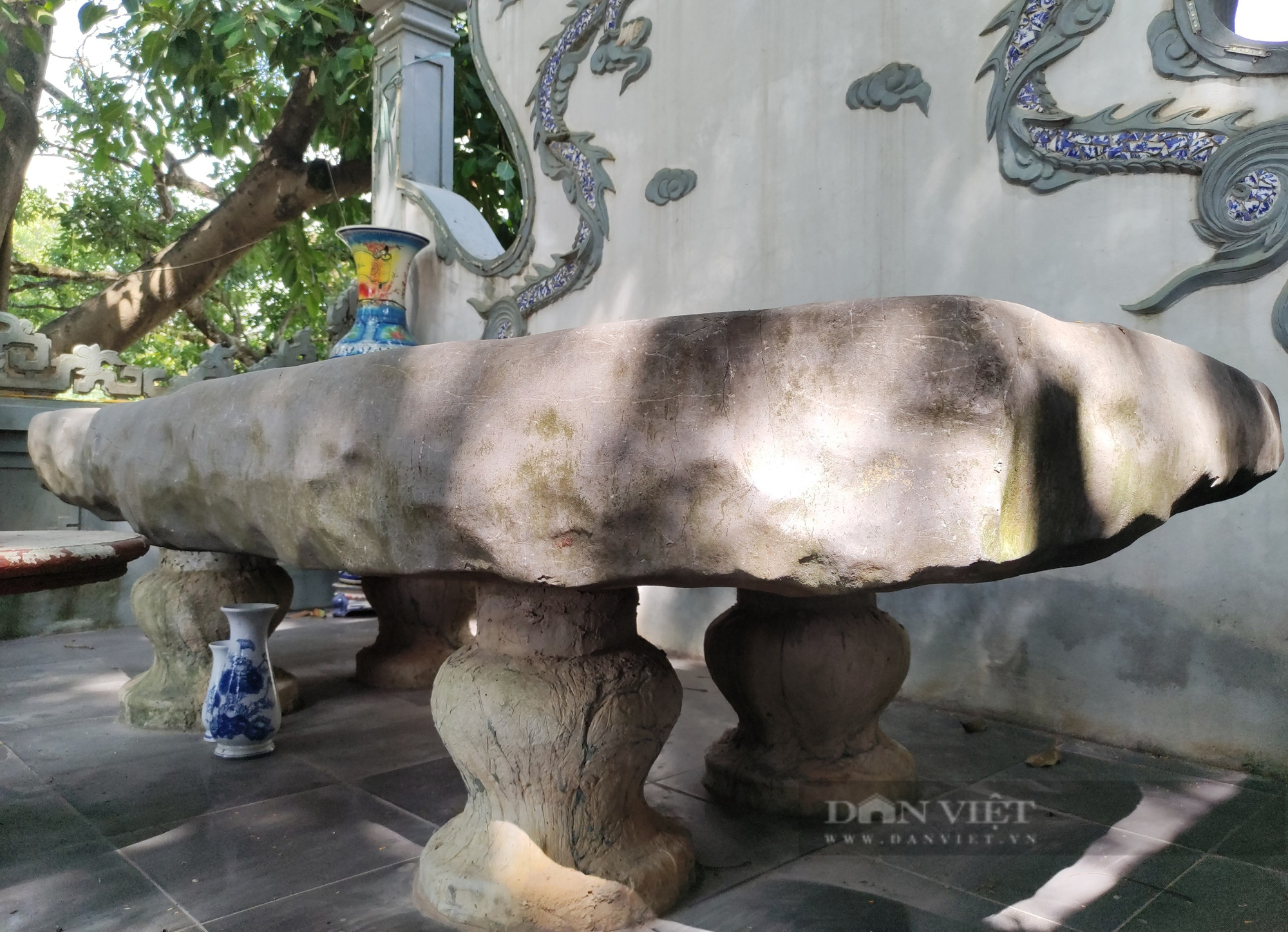 Chuyện lạ ở Hà Nội: Cả làng coi phiến đá như một linh vật, xây miếu lập bàn thờ  - Ảnh 4.