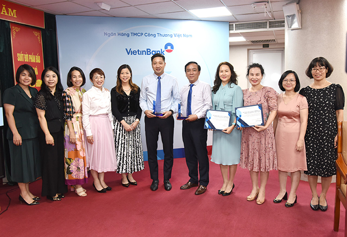 VietinBank đón nhận 2 giải thưởng do JPMorgan trao tặng - Ảnh 2.