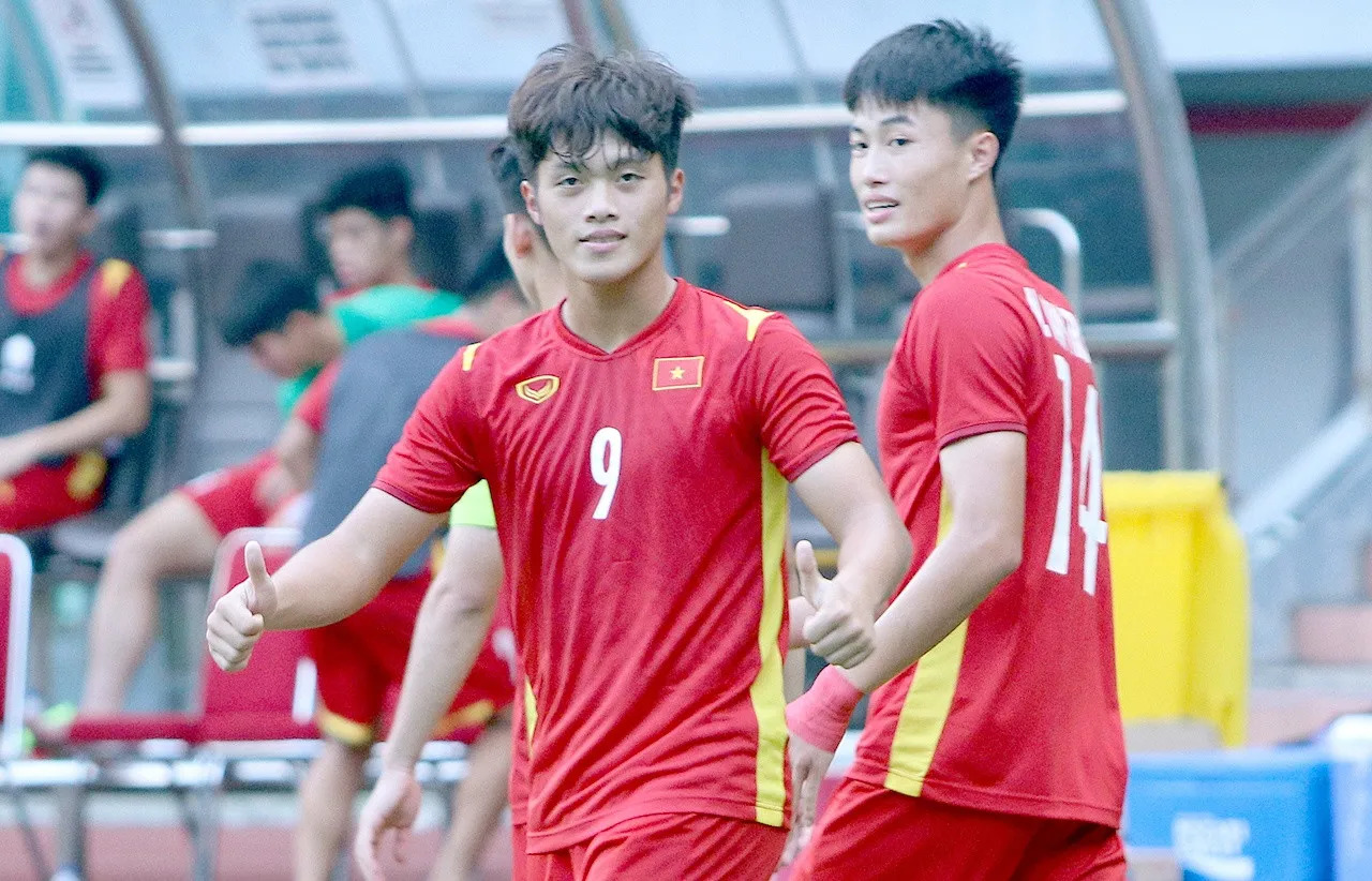 Tin tối (4/8): Thầy Park gọi cầu thủ U19 thế chỗ Công Phượng ở ĐT Việt Nam? - Ảnh 1.