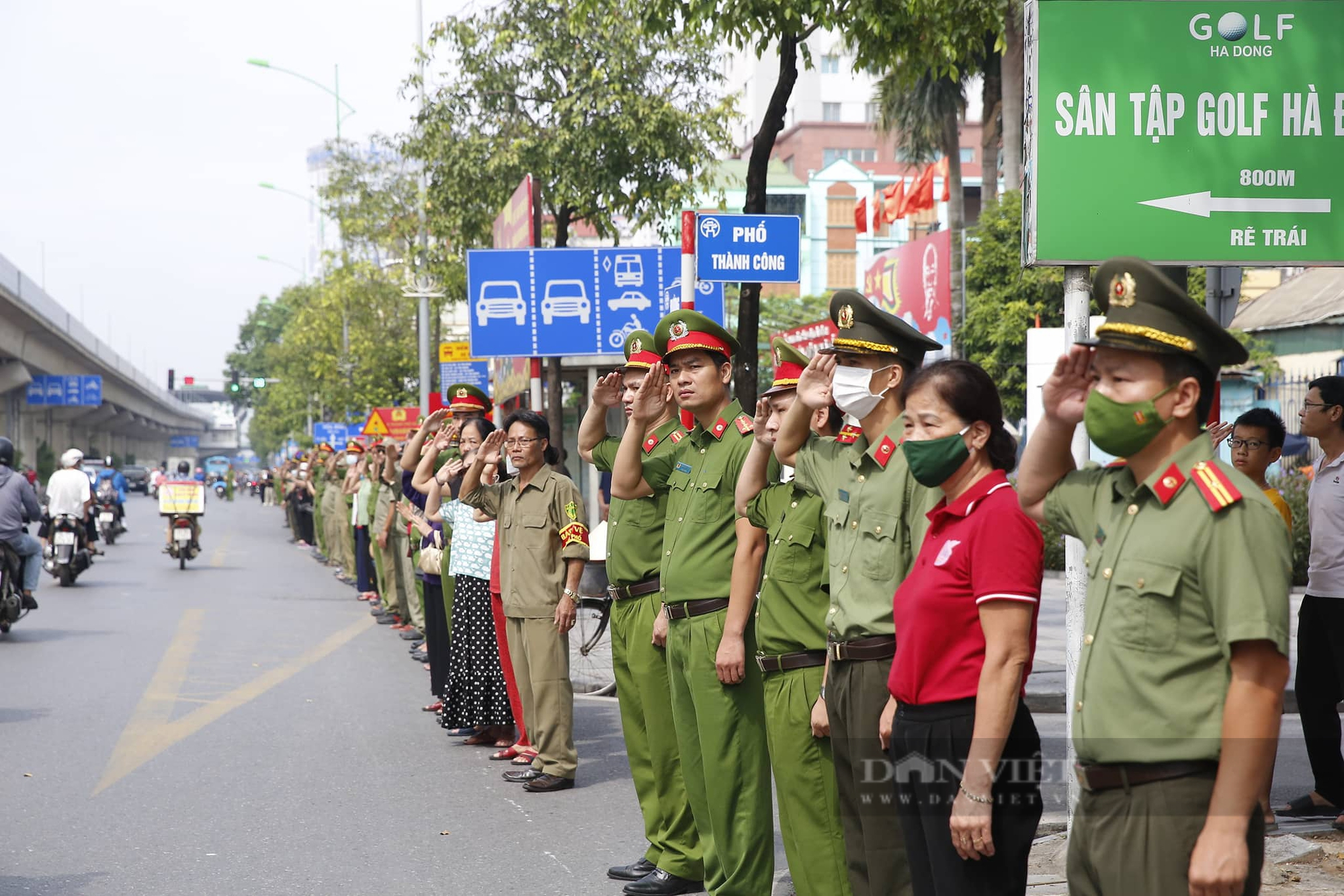 Hình ảnh hàng trăm chiến sĩ tiễn đưa 3 cảnh sát cứu hỏa hy sinh - Ảnh 9.