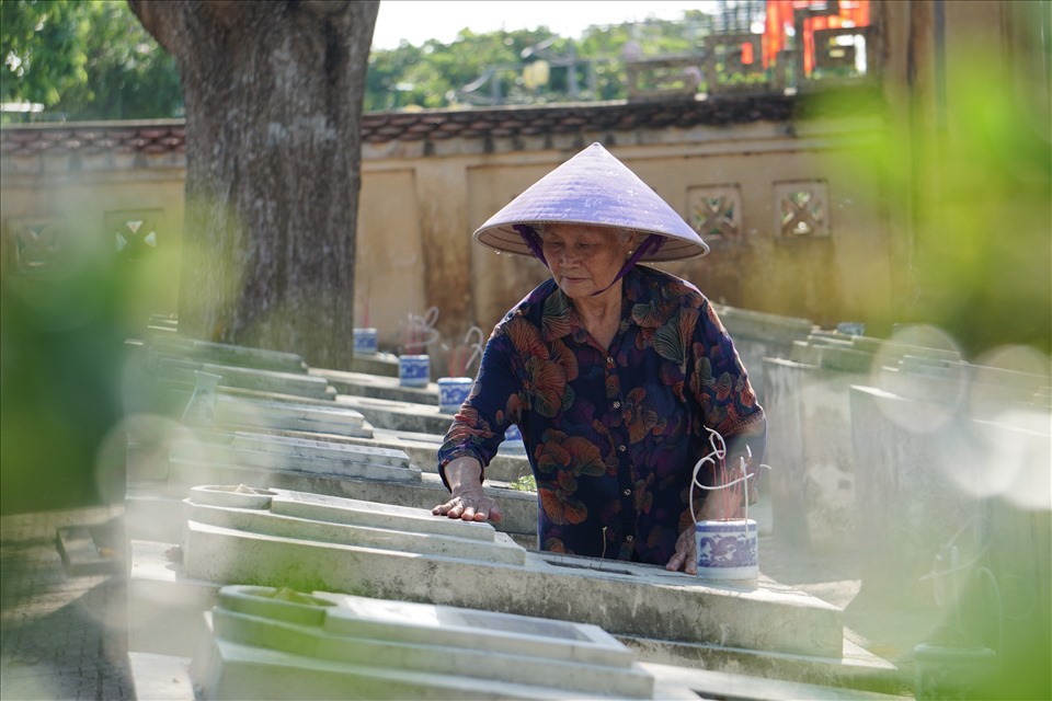 Người chăm “giấc ngủ” cho các “linh hồn bất tử” (Bài 2): Trả ơn đồng đội đã ngã xuống để mình được sống - Ảnh 1.