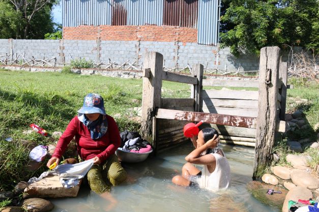 Kỳ lạ giếng cổ tự phun trào và không bao giờ cạn ở làng Chăm Ninh Thuận - Ảnh 5.