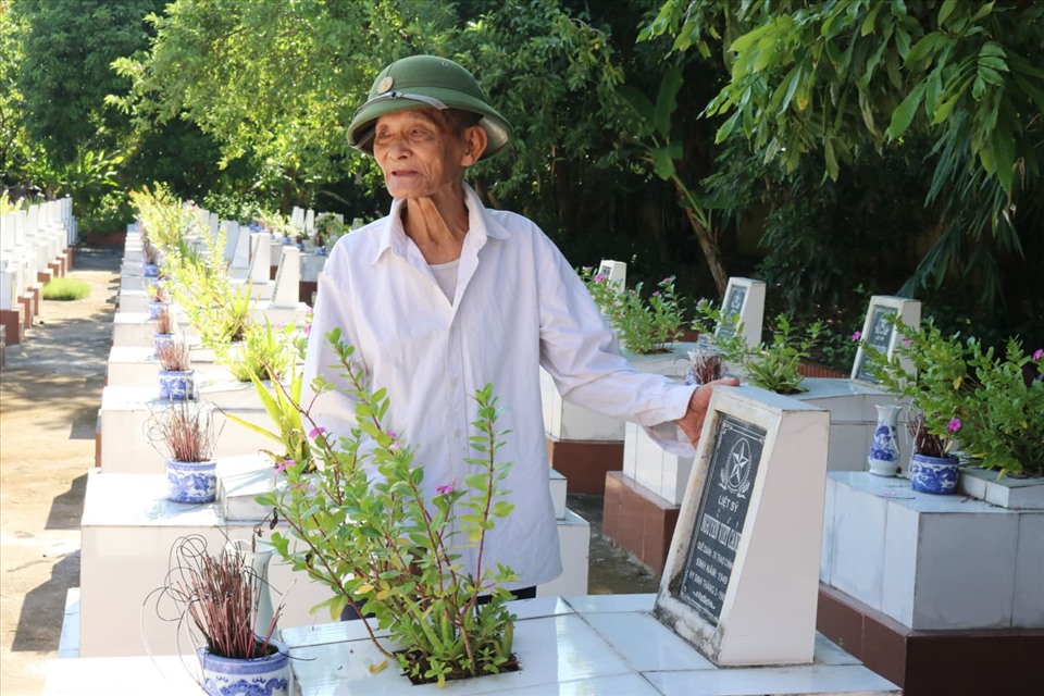 Người chăm “giấc ngủ” cho các “linh hồn bất tử” (Bài 2): Trả ơn đồng đội đã ngã xuống để mình được sống - Ảnh 3.