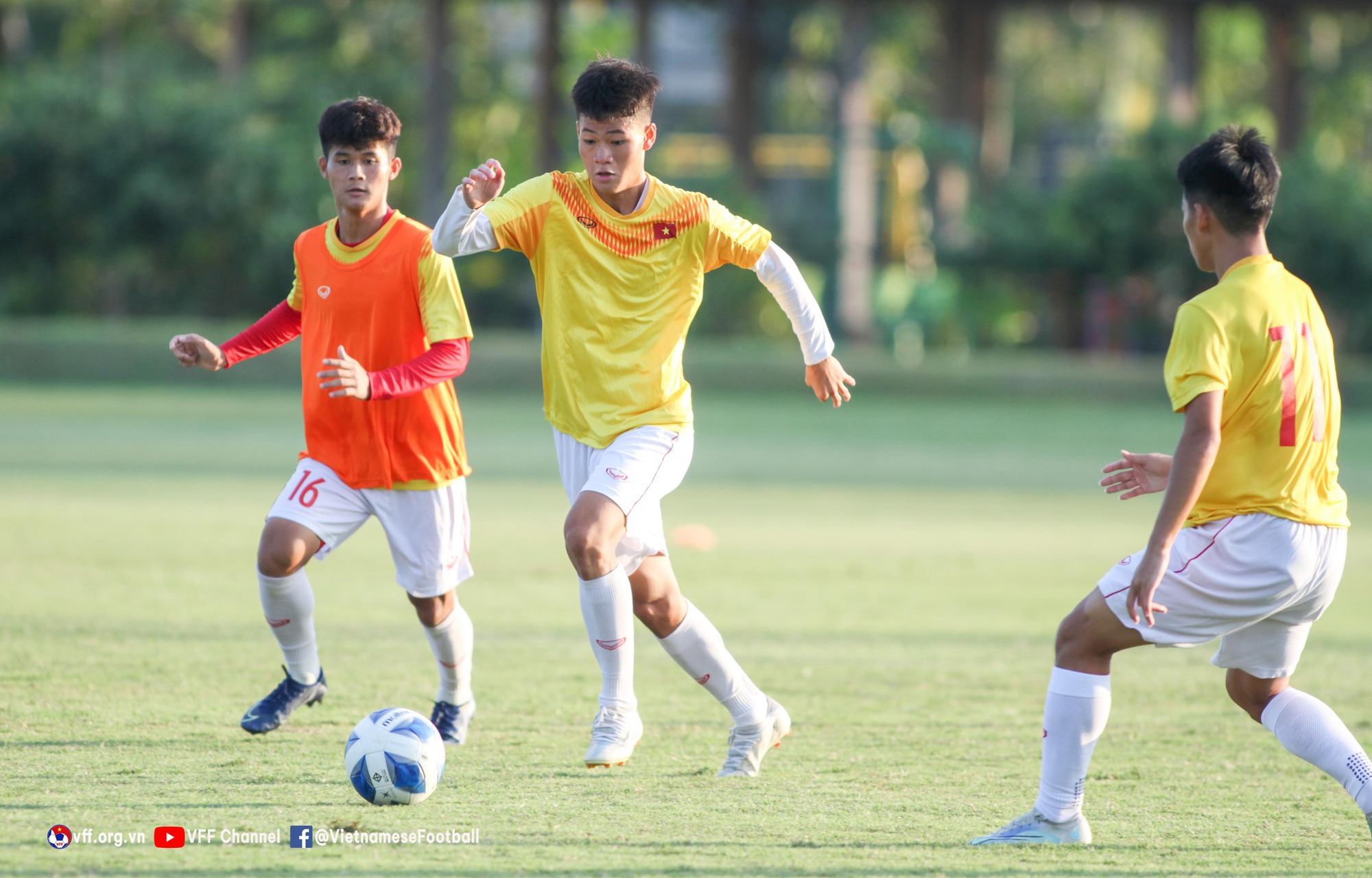 Thủ môn U16 Việt Nam tuyên bố đanh thép trước trận quyết đấu U16 Indonesia - Ảnh 1.