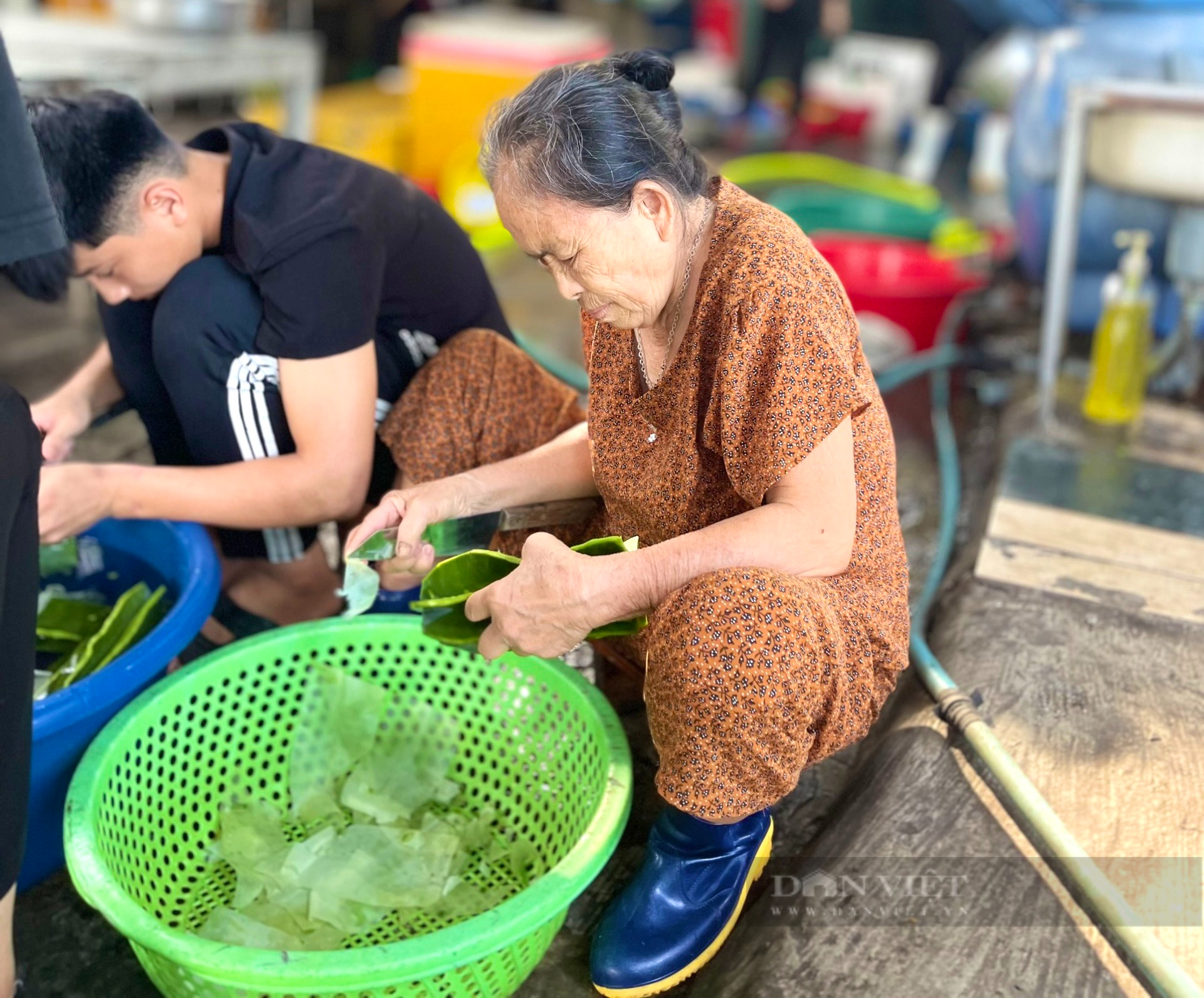 Loài cây hoang nấu với cá đuối tạo nên món đặc sản hấp dẫn du khách ở Quảng Bình - Ảnh 5.