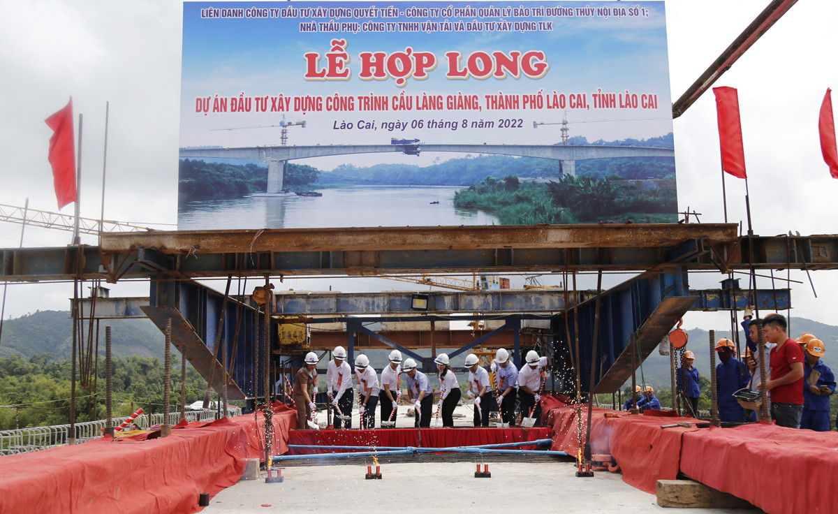 Lào Cai tổ chức Lễ hợp long cầu Làng Giàng - Ảnh 3.